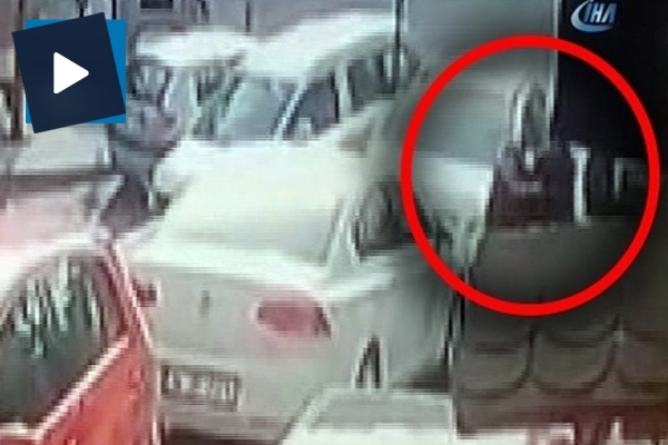 Şişli'de sokak ortasında işlenen kadın cinayeti kamerada