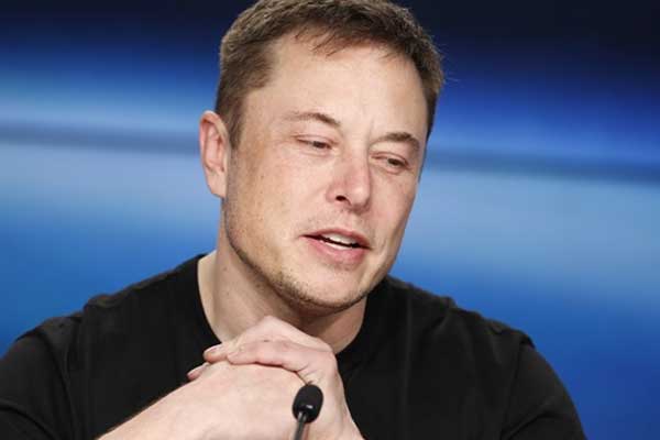 Elon Musk'tan Tesla Model 3 itirafı