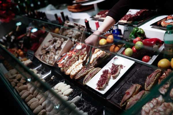 Atıştırmalık İspanyol yiyeceği: Tapas