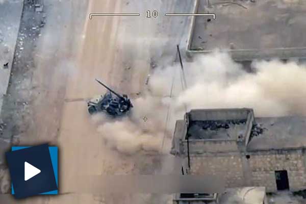 Afrin'deki PYD/YPG'liler sivil kılığında Türkiye'ye saldırırken görüntülendi