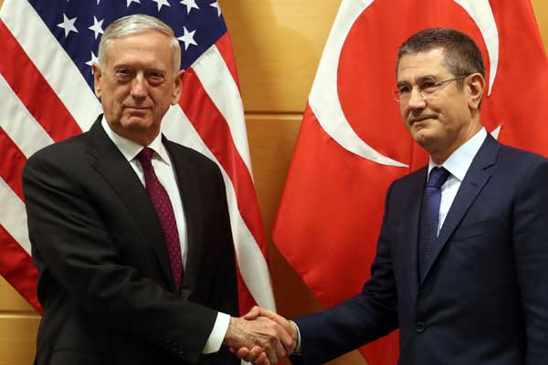 Reuters: Mattis, Canikli'ye IŞİD'i yenmeye yeniden odaklanma çağrısı yaptı