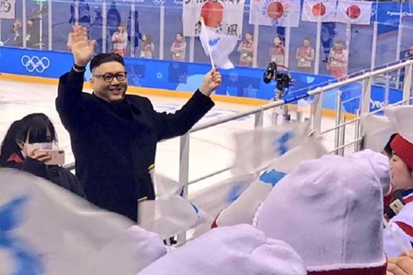 Tribünde Kim Jong-un paniği