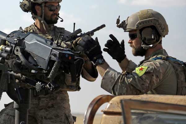 'ABD'den gelenler de YPG üniforması giyip keleş taşıyorlardı'