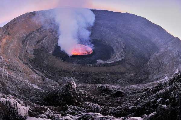 Japonya'da ölümcül süper yanardağ bulundu