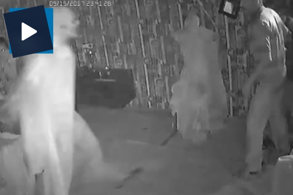 Korku evine korkutmaya giden yaşlı adam