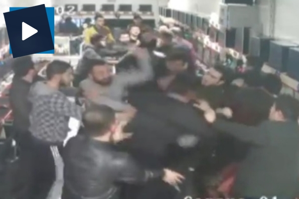 Liseli gençleri öldüresiye dövdüler!