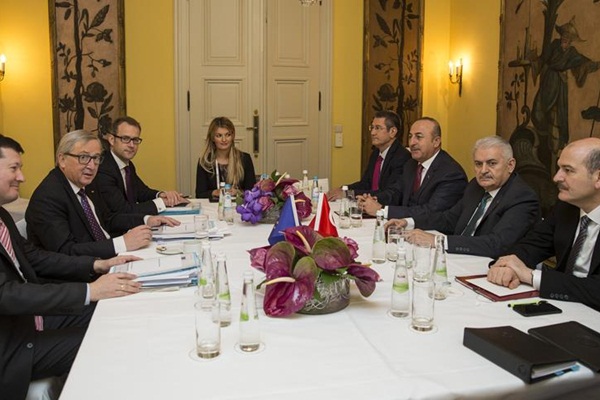 Başbakan Yıldırım, AB Komisyonu Başkanı ile görüştü