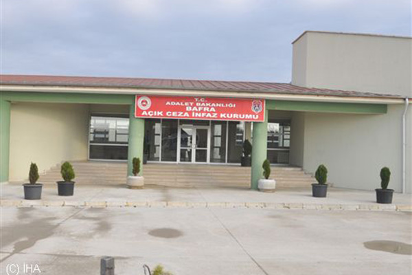 Cezaevine teslim edilen zanlı, 15 dakika sonra firar etti