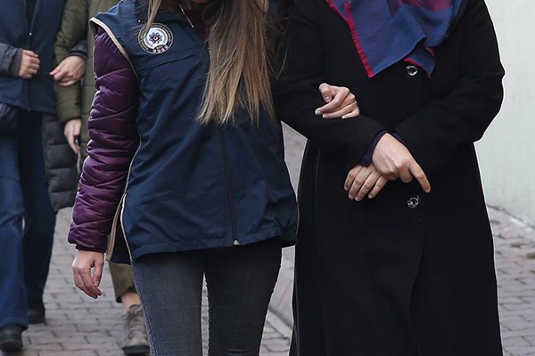 FETÖ'nün 'mahrem ablalarına' operasyon