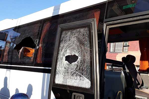 Adana'da öğrenci servisine silahlı saldırı