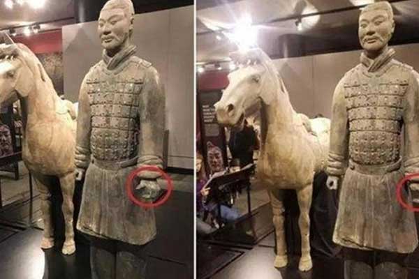 2 bin yıllık heykelin parmağı çalındı