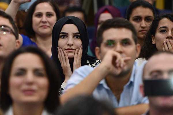 MEB'den sözleşmeli öğretmen alımı için başvuru tarihlerini açıkladı