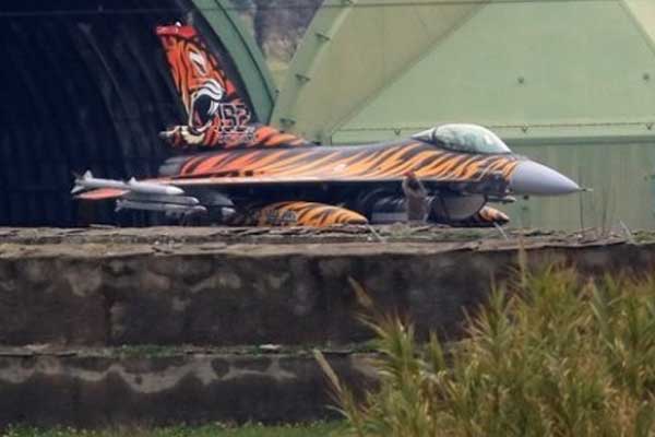 TSK, Halep-Afrin yolunda PYD'yi bombaladı