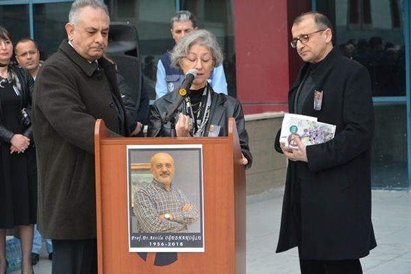 Bedenini üniversitesine bağışladı