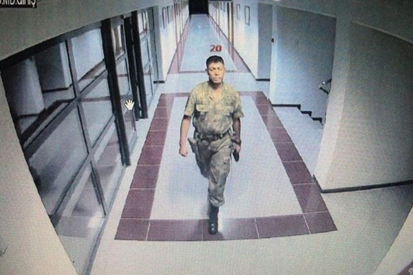 Şehit Halisdemir'in son görüntüleri ortaya çıktı