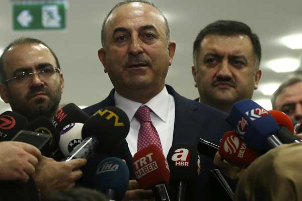 Mevlüt Çavuşoğlu: YPG'yi kim korursa bizim için eşittir YPG'dir