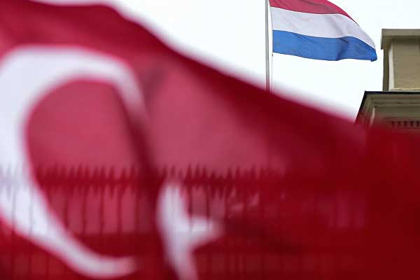 Hollanda, FETÖ zanlılarının büyük çoğunluğuna oturma izni verdi