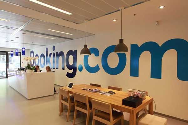 Bakan Zeybekci: Booking.com bu sene faaliyete geçebilir