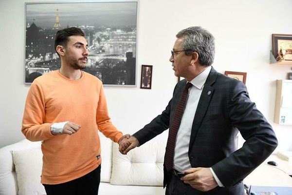 Ege Üniversitesinde el bileği protezi dizayn edildi