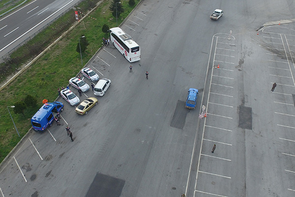 Düzce İl Jandarma Komutanlığı'ndan drone destekli yol uygulaması