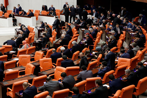 'Yardımcı doçentlik' resmen tarih oldu