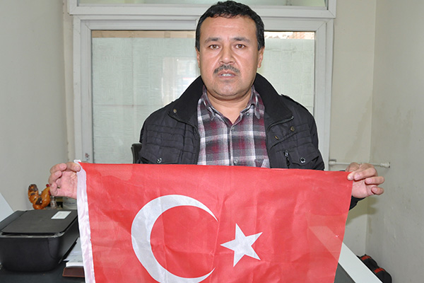 Engelli maaşını Mehmetçik Vakfı'na bağışladı