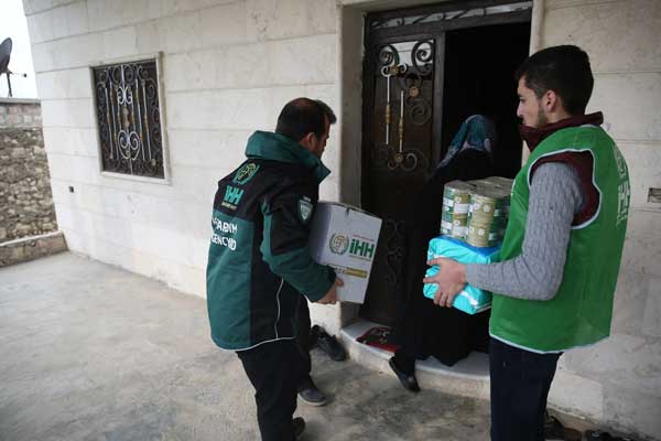 İHH'dan Afrin'deki sivillere yardım