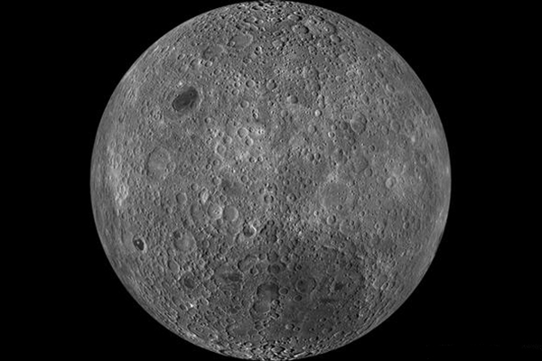 Ay'da sanılandan daha fazla su bulunuyor