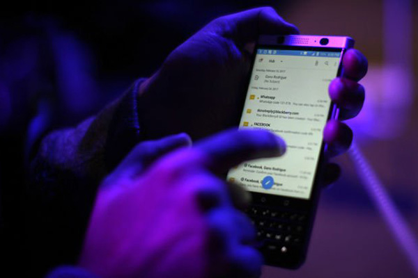 BlackBerry Ghost geliyor