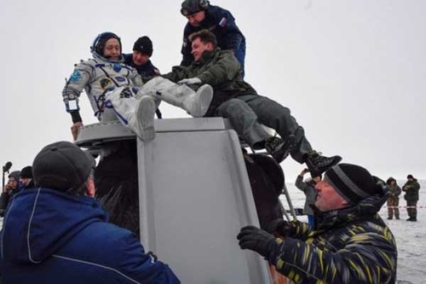 'Uzay adamları' UUİ'den Dünya'ya indi
