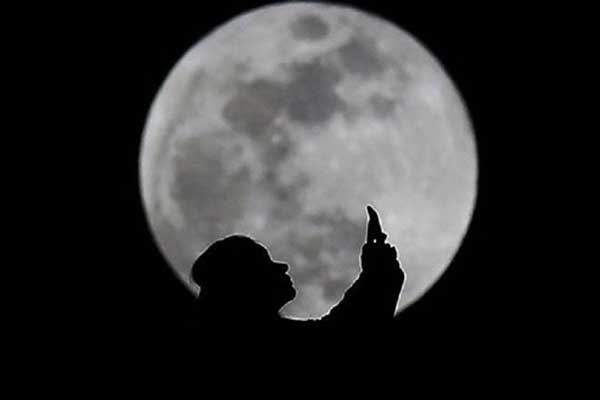 Ay'da mobil ağ şebekesi kurulacak