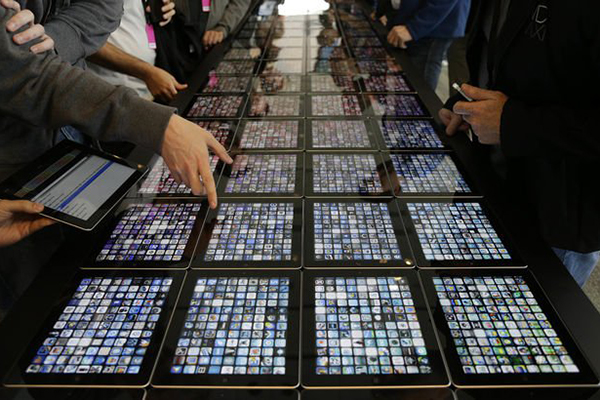 BlackBerry World'deki tüm ücretli uygulamalar kalkıyor