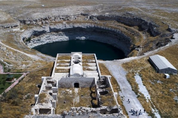 Tarihi ve doğal güzelliğin buluştuğu mekan: 'Obruk Hanı'