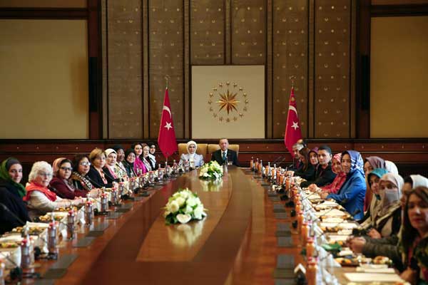 Cumhurbaşkanı Erdoğan, ''Vicdan Konvoyu'' temsilcilerini kabul etti