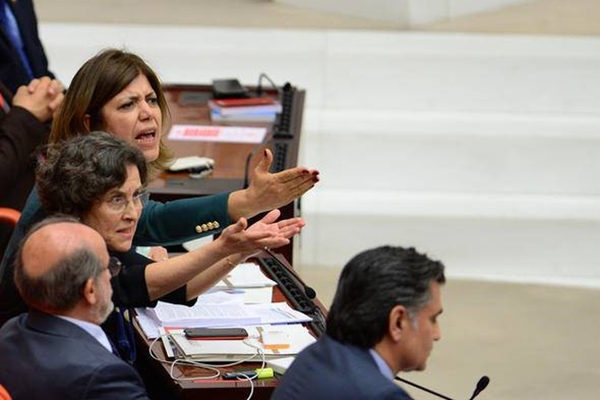 Mecliste Afrin kavgası