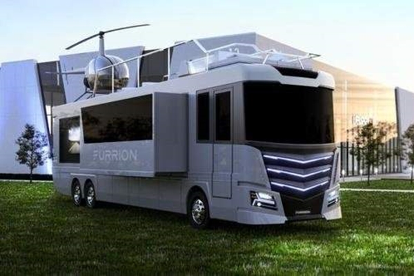 Bu karavanın içinde yok yok!