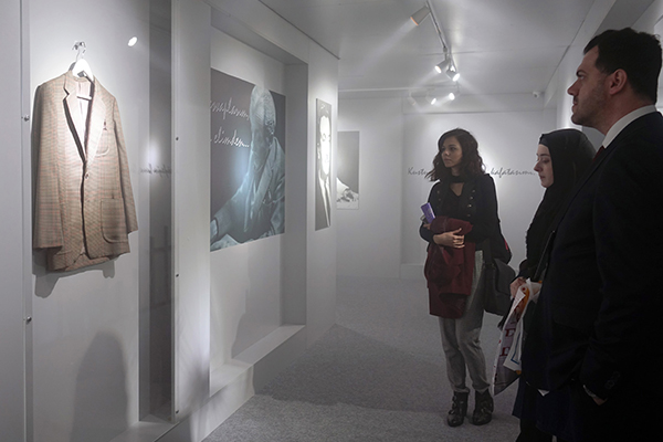 İstanbul'da 'Bir Şiir Bir Hayat Çile' sergisi açıldı