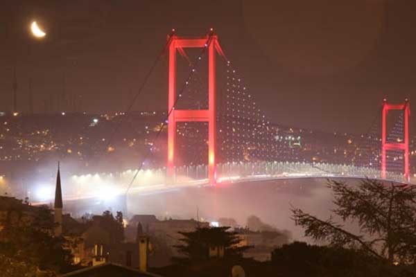 İstanbul'da sis etkili oluyor