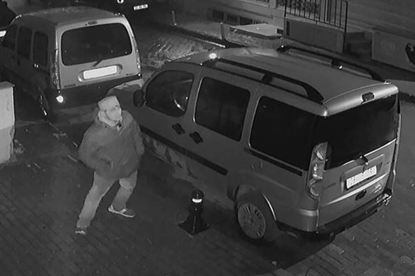 Hırsız bagajdan girdi