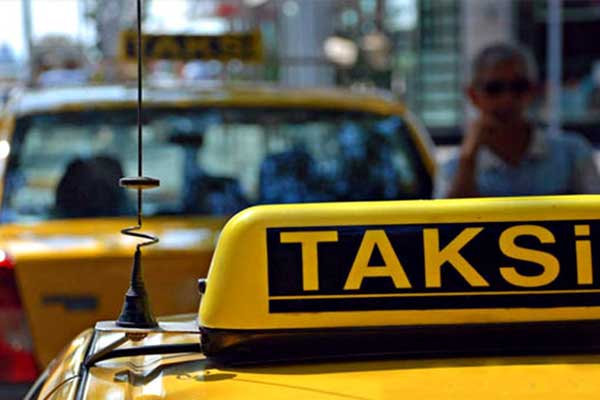Nüfusu 15 milyonu aşan İstanbul'da bin kişiye 1.2 taksi düşüyor