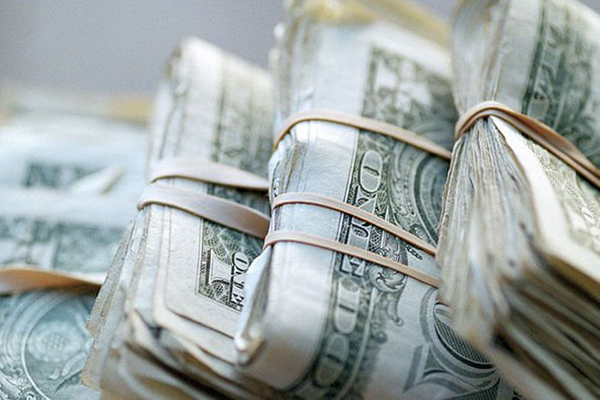 Yıl sonu dolar beklentisi değişmedi