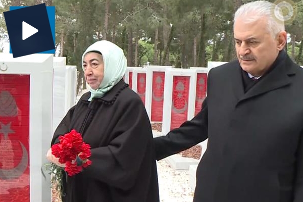 Başbakan Yıldırım'ın eşinden şehit dedesinin mezarına çiçek