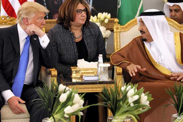 'Trump, Suriye'den askerlerini çekmek için Suudi Kralı'ndan 4 milyar dolar istedi'