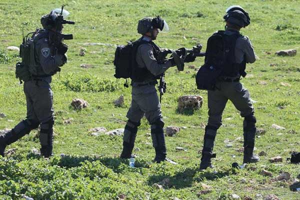 İsrail polisi, Filistinli çocuğu hastanede gözaltına aldı