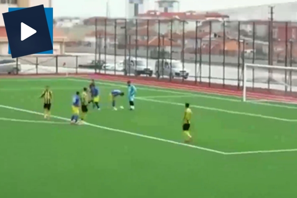 İstiklal Marşı okununca maçı durdurdu