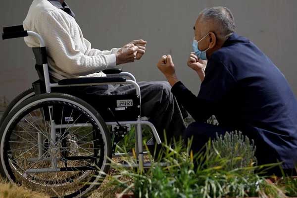 O ülkede yaşlılar cezaevine girebilmek için suç işliyor