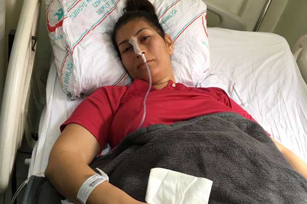 Sezaryenle doğum yağan kadının karnında gazlı bez unuttular