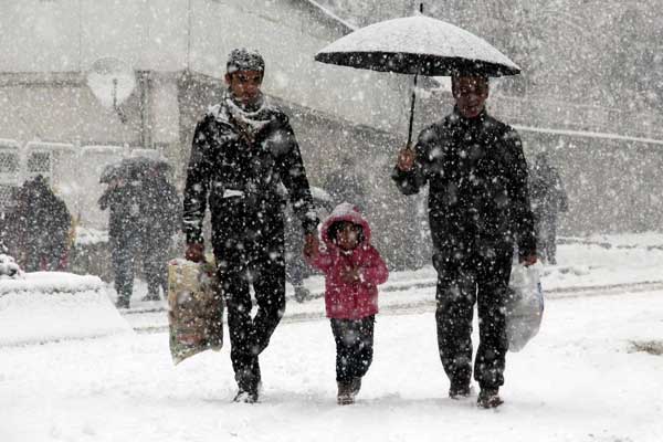 Kırklareli'ye kar yağdı!