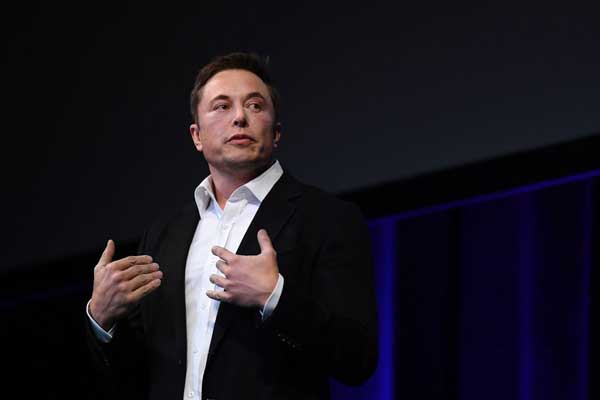 Elon Musk, Tesla ve SpaceX'in Facebook hesaplarını sildi