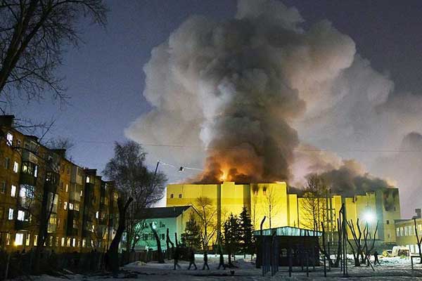 Rusya'da 'AVM yangını' protesto edildi